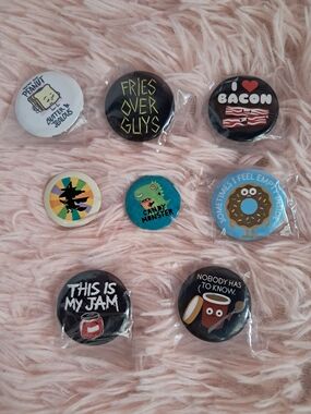 Hot Topic 8 Button Pin Bundle - Silly & Fun Food Joke Pins! Like New!
